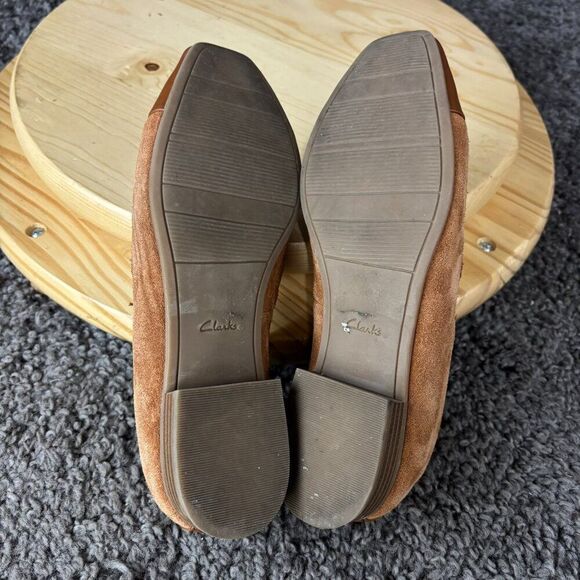 Clarks Tilmont Step Suede Loafers Womens 6.5 Cognac Flats Slip On Cap Toe Shoes - Picture 10 of 10